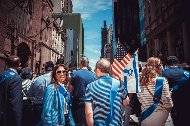 May 31, 2026, New York, New York, USA: Attendees at the annual Israel Day Parade in the Upper East Side of Manhattan await for the parade to start New York USA - ZUMAp287 20260531_znp_p287_004 Copyright: xFarhadxParsax