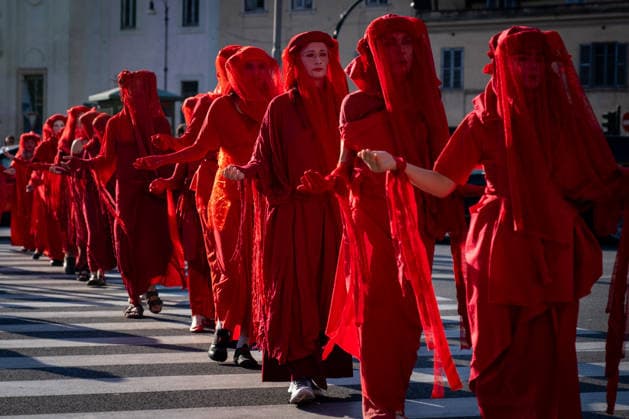 May 31, 2026, Rome, Rm, Italy: A few days before the 80th anniversary of the Italian Republic on June 2nd, the action of Red Rebels Brigade, in front of San Giovanni Basilica, expresses the deep sorrow for the victims of war and the climate crisis, showing their anger toward the government that finances both with its policies. The Red Rebels are a symbol of hope for a world where violence does not reign, but rather peace and harmony with the earth. Rome Italy  - ZUMAg256 20260531_znp_g256_041 Copyright: xMarcoxDixGianvitox