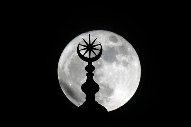 (260601) -- CAIRO, June 1, 2026 -- The full moon, known as the Blue Moon, is seen over the Saladin Citadel in Cairo, Egypt, May 31, 2026. ) EGYPT-CAIRO-FULL MOON AhmedxGomaa 