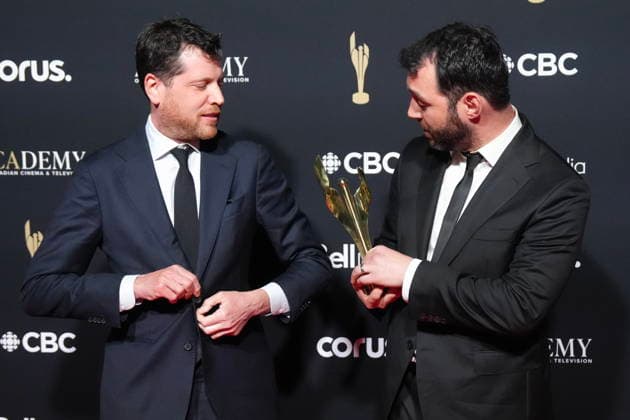 May 31, 2026, Toronto, On, CAN: Matt Greyson, right, and Matthew Miller, producers of Nirvana the Band the Show the Movie, hold the trophy for Best Picture at The Canadian Screen Awards in Toronto on Sunday, May 31, 2026. Toronto CAN  - ZUMAc35_ 20260531_zaf_c35_073 Copyright: xChrisxYoungx