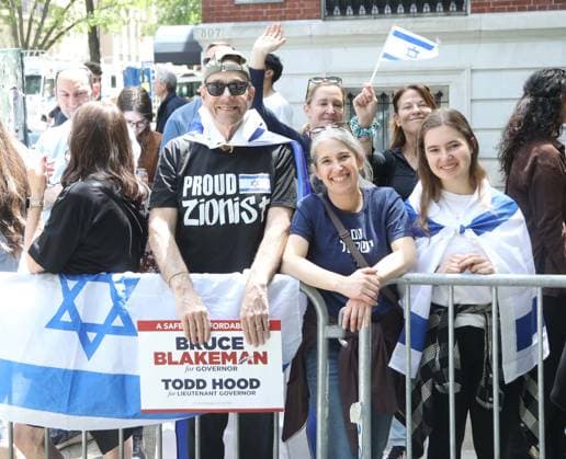 May 31, 2026, New York, New York, USA: Parade goers seen during 2026 Israel Day on Fifth Israeli Parade held on Fifth Avenue, New York USA - ZUMAk03_ 20260531_zaf_k03_091 Copyright: xNancyxKaszermanx