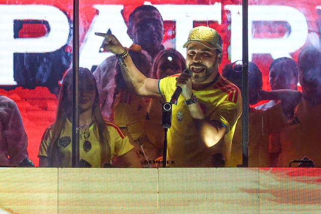 Far-right candidate Abelardo De La Espriella celebrates advancing to the runoff in Colombia BARRANQUILLA, COLOMBIA - MAY 31: Colombian presidential candidate Abelardo De La Espriella, a far-right figure, addresses his supporters after the announcement of the results of the first round of the presidential elections in Barranquilla, Colombia, on May 31, 2026. Abelardo de la Espriella will advance to a runoff against leftist Ivan Cepeda on June 21. Lucas Aguayo Araos Anadolu Barranquilla Colombia. Editorial use only. Please get in touch for any other usage.  Copyright: x2026xAnadoluxLucasxAguayoxAraosx