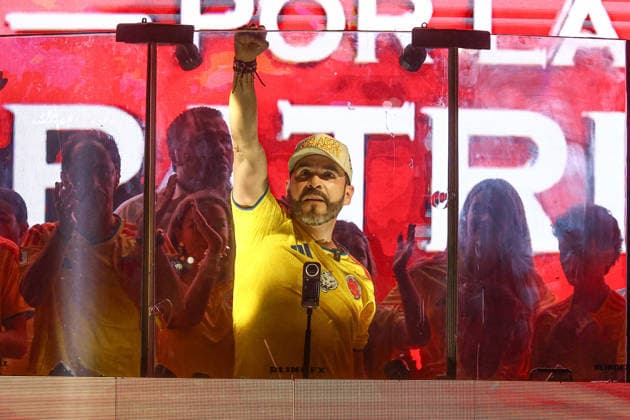 Far-right candidate Abelardo De La Espriella celebrates advancing to the runoff in Colombia BARRANQUILLA, COLOMBIA - MAY 31: Colombian presidential candidate Abelardo De La Espriella, a far-right figure, addresses his supporters after the announcement of the results of the first round of the presidential elections in Barranquilla, Colombia, on May 31, 2026. Abelardo de la Espriella will advance to a runoff against leftist Ivan Cepeda on June 21. Lucas Aguayo Araos Anadolu Barranquilla Colombia. Editorial use only. Please get in touch for any other usage.  Copyright: x2026xAnadoluxLucasxAguayoxAraosx
