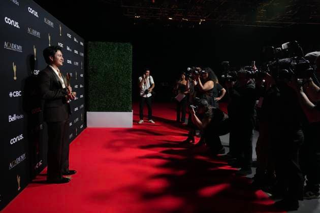 May 31, 2026, Toronto, On, CAN: Hudson Williams is photographed with a trophy as Heated Rivalry wins multiple awards at The Canadian Screen Awards in Toronto on Sunday, May 31, 2026. Toronto CAN  - ZUMAc35_ 20260531_zaf_c35_090 Copyright: xChrisxYoungx