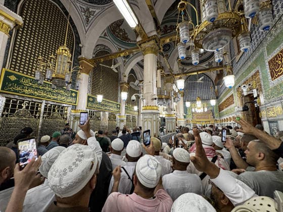 Muslim pilgrims continue to arrive in Medina MEDINA, SAUDI ARABIA - JUNE 1: A view of Muslim pilgrims as they complete their Hajj duties in Mecca and bid farewell to the Kaaba continue to arrive the city that welcomed Prophet Muhammad during the Hijrah (migration) in Medina, Saudi Arabia, on June 1, 2026. Ali Atmaca Anadolu Medina Saudi Arabia. Editorial use only. Please get in touch for any other usage.  Copyright: x2026xAnadoluxAlixAtmacax