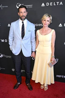 Noah Wyle mit Ehefrau Sara Wells bei der Motion Picture & Television Fund NextGen Summer Party 2026 im Restaurant Aster. Los Angeles, 31.05.2026 *** Noah Wyle with wife Sara Wells at the Motion Picture Television Fund NextGen Summer Party 2026 at Aster Restaurant Los Angeles, 31 05 2026 Foto:xD.xStarbuckx xFuturexImagex mptf_6584