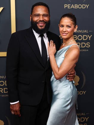 86th Annual Peabody Awards BEVERLY HILLS, LOS ANGELES, CALIFORNIA, USA - MAY 31: Anthony Anderson and girlfriend Rocsi Diaz arrive at the 86th Annual Peabody Awards held at the Beverly Wilshire, A Four Seasons Hotel on May 31, 2026 in Beverly Hills, Los Angeles, California, United States. Beverly Hills Beverly Wilshire, A Four Seasons Hotel California United States Copyright: xXavierxCollin ImagexPressxAgencyx