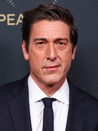 86th Annual Peabody Awards BEVERLY HILLS, LOS ANGELES, CALIFORNIA, USA - MAY 31: American journalist and anchor for ABC World News Tonight and co-anchor of the ABC News magazine 20 20 David Muir arrives at the 86th Annual Peabody Awards held at the Beverly Wilshire, A Four Seasons Hotel on May 31, 2026 in Beverly Hills, Los Angeles, California, United States. Beverly Hills Beverly Wilshire, A Four Seasons Hotel California United States Copyright: xXavierxCollin ImagexPressxAgencyx
