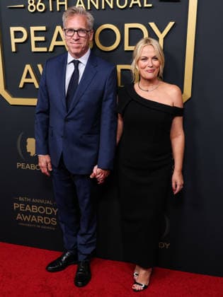 86th Annual Peabody Awards BEVERLY HILLS, LOS ANGELES, CALIFORNIA, USA - MAY 31: Joel Lovell and girlfriend Amy Poehler arrive at the 86th Annual Peabody Awards held at the Beverly Wilshire, A Four Seasons Hotel on May 31, 2026 in Beverly Hills, Los Angeles, California, United States. Beverly Hills Beverly Wilshire, A Four Seasons Hotel California United States Copyright: xXavierxCollin ImagexPressxAgencyx