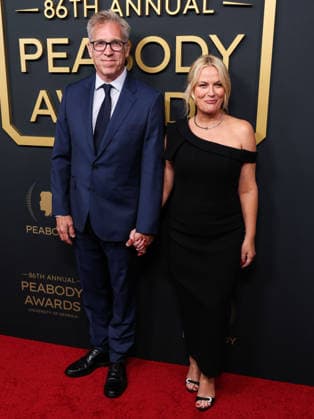 86th Annual Peabody Awards BEVERLY HILLS, LOS ANGELES, CALIFORNIA, USA - MAY 31: Joel Lovell and girlfriend Amy Poehler arrive at the 86th Annual Peabody Awards held at the Beverly Wilshire, A Four Seasons Hotel on May 31, 2026 in Beverly Hills, Los Angeles, California, United States. Beverly Hills Beverly Wilshire, A Four Seasons Hotel California United States Copyright: xXavierxCollin ImagexPressxAgencyx