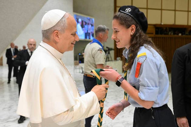 ITALY - POPE LEO XIV DURING AUDIENCE WITH MEMBERS OF THE ITALIAN ASSOCIATIONS OF CATHOLIC GUIDES AND SCOUTS OF EUROPE DURING THE MEETING AT THE VATICAN- 2026 6 1 Italy, Rome, Vatican, 2026 6 1 Pope Leo XIV greets members of the Italian Associations of Catholic Guides and Scouts of Europe, during their meeting at the Vatican EDITORIAL USE ONLY - NO BOOKS Copyright: xVATICANxMEDIAx