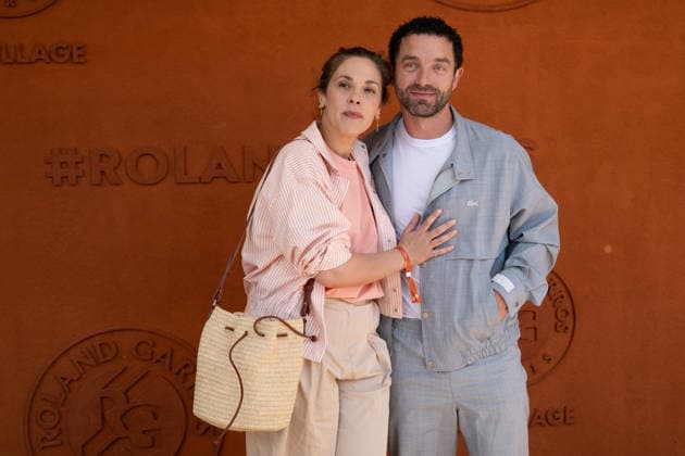 French Open - VIPs Pose At The Village LZ Alysson Paradis and Guillaume Gouix attend the 2026 French Open at Roland Garros on June 1, 2026 in Paris, France. Photo by Laurent Zabulon ABACAPRESS.COM  Copyright: xZabulonxLaurent ABACAx
