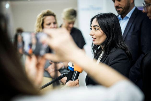 Reem Alabali-Radovan (SPD), Bundesministerin fuer wirtschaftliche Zusammenarbeit und Entwicklung, bricht am 01.06.2026 die geplante Reise nach Beirut, Libanesische Republik ab. Grund dafuer waren Sicherheitsgruende, Beirut war aktuell unter Beschuss israelischer Streitkraefte. Pressebriefing nach einem Telefonat mit der libanesischen Sozialministerin Haneen Sayed zusammen mit dem Minister fuer Internationale Entwicklung des Koenigreichs Norwegen Asmund Grover Aukrust. Fotografiert im Auftrag des Bundesministeriums fuer wirtschaftliche Entwicklung und Zusammenarbeit. Larnaca Zypern *** Reem Alabali Radovan SPD , Federal Minister for Economic Cooperation and Development, cancels the planned trip to Beirut, Lebanese Republic on 01 06 2026 Rea Copyright: xDominikxButzmannx