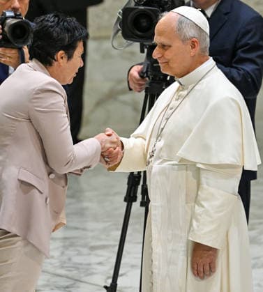 ITALY - POPE LEO XIV DURING AUDIENCE WITH MEMBERS OF THE ITALIAN ASSOCIATIONS OF CATHOLIC GUIDES AND SCOUTS OF EUROPE DURING THE MEETING AT THE VATICAN- 2026 6 1 Italy, Rome, Vatican, 2026 6 1 Pope Leo XIV greets members of the Italian Associations of Catholic Guides and Scouts of Europe, during their meeting at the Vatican EDITORIAL USE ONLY - NO BOOKS Copyright: xALESSIAxGIULIANIx