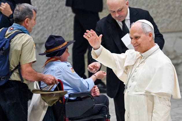 ITALY - POPE LEO XIV DURING AUDIENCE WITH MEMBERS OF THE ITALIAN ASSOCIATIONS OF CATHOLIC GUIDES AND SCOUTS OF EUROPE DURING THE MEETING AT THE VATICAN- 2026 6 1 Italy, Rome, Vatican, 2026 6 1 Pope Leo XIV greets members of the Italian Associations of Catholic Guides and Scouts of Europe, during their meeting at the Vatican EDITORIAL USE ONLY - NO BOOKS Copyright: xALESSIAxGIULIANIx
