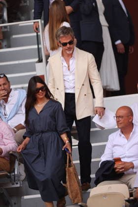 Chris Pine et sa compagne Keana Sky Wenger dans les tribunes lors des Internationaux de France de Tennis de Roland Garros 2026, le 1er juin 2026 Jacovides Moreau Bestimage Chris Pine and his girlfriend Keana Sky Wenger in the stands during the French Open Tennis Championships at Roland Garros 2026 Paris, on June 1st, 2026 Paris France  Copyright: xDOMINIQUExJACOVIDESx xBESTIMAGExDOMINIQUExJACOVIDESx xBESTIMAGEx