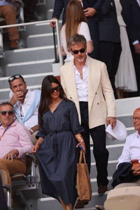 Chris Pine et sa compagne Keana Sky Wenger dans les tribunes lors des Internationaux de France de Tennis de Roland Garros 2026, le 1er juin 2026 Jacovides Moreau Bestimage Chris Pine and his girlfriend Keana Sky Wenger in the stands during the French Open Tennis Championships at Roland Garros 2026 Paris, on June 1st, 2026 Paris France  Copyright: xDOMINIQUExJACOVIDESx xBESTIMAGExDOMINIQUExJACOVIDESx xBESTIMAGEx