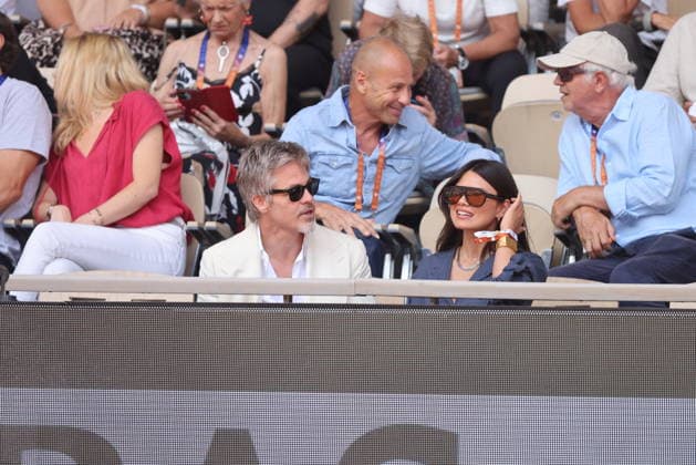 Chris Pine et sa compagne Keana Sky Wenger dans les tribunes lors des Internationaux de France de Tennis de Roland Garros 2026, le 1er juin 2026 Jacovides Moreau Bestimage Chris Pine and his girlfriend Keana Sky Wenger in the stands during the French Open Tennis Championships at Roland Garros 2026 Paris, on June 1st, 2026 Paris France  Copyright: xDOMINIQUExJACOVIDESx xBESTIMAGExDOMINIQUExJACOVIDESx xBESTIMAGEx