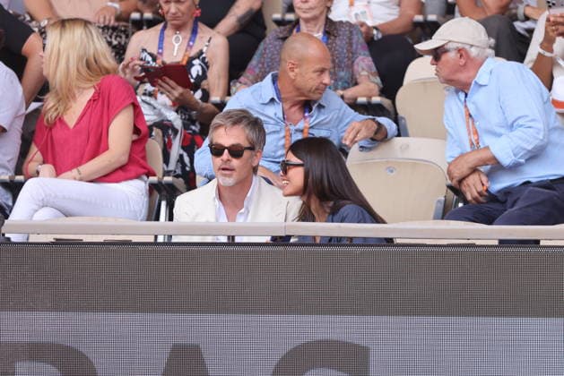 Chris Pine et sa compagne Keana Sky Wenger dans les tribunes lors des Internationaux de France de Tennis de Roland Garros 2026, le 1er juin 2026 Jacovides Moreau Bestimage Chris Pine and his girlfriend Keana Sky Wenger in the stands during the French Open Tennis Championships at Roland Garros 2026 Paris, on June 1st, 2026 Paris France  Copyright: xDOMINIQUExJACOVIDESx xBESTIMAGExDOMINIQUExJACOVIDESx xBESTIMAGEx