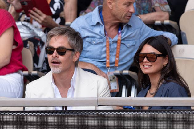 2026 French Open - Celebrities In Stand Day 9 NB Chris Pine and girlfriend Keana Sky Wenger in stand day 9 during the 2026 French Open at Roland Garros on June 01, 2026 in Paris, France. Photo by Nasser Berzane ABACAPRESS.COM  Copyright: xBerzanexNasser ABACAx