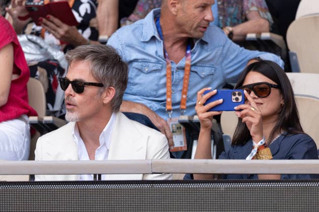 2026 French Open - Celebrities In Stand Day 9 NB Chris Pine and girlfriend Keana Sky Wenger in stand day 9 during the 2026 French Open at Roland Garros on June 01, 2026 in Paris, France. Photo by Nasser Berzane ABACAPRESS.COM  Copyright: xBerzanexNasser ABACAx