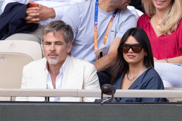 2026 French Open - Celebrities In Stand Day 9 NB Chris Pine and girlfriend Keana Sky Wenger in stand day 9 during the 2026 French Open at Roland Garros on June 01, 2026 in Paris, France. Photo by Nasser Berzane ABACAPRESS.COM  Copyright: xBerzanexNasser ABACAx