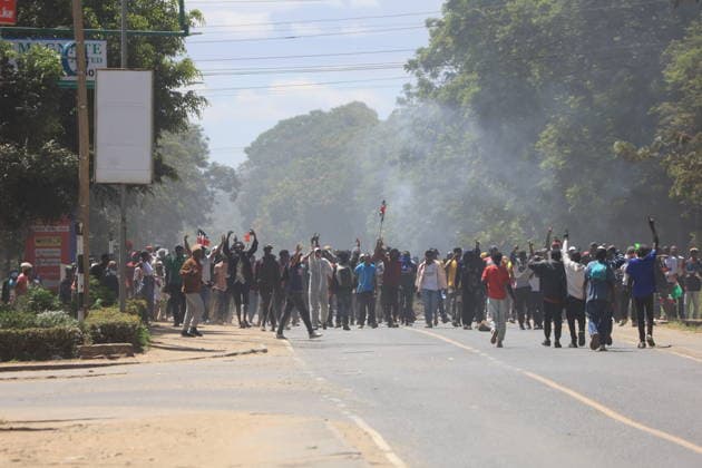 Protesters demonstrate the Ebola treatment center established or Americans in Kenya NANYUKI, KENYA - JUNE 1: Protesters march toward the entrance of Laikipia Air Base and chant slogans during a demonstration against plans to establish an Ebola quarantine facility for U.S. citizens diagnosed with Ebola in Nanyuki, Kenya, on June 1, 2026. Lucas Mukasa Anadolu Nanyuki Kenya. Editorial use only. Please get in touch for any other usage.  Copyright: x2026xAnadoluxLucasxMukasax
