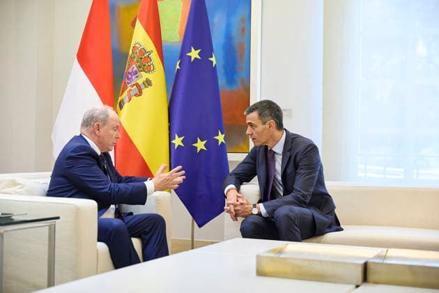 Sánchez receives the Prince of Monaco, Albert II The President of the Government, Pedro Sánchez d , receives the Sovereign Prince of the Principality of Monaco, Albert II i , at the La Moncloa Complex, on June 1, 2026, in Madrid Spain The official audience is part of the Grimaldi monarchs two-day state visit to the country, scheduled to commemorate the 150th anniversary of diplomatic relations between Spain and Monaco 01 JUNE 2026 Jesús Hellí Madrid Madrid Madrid Espana  Copyright: xJesusxHellinx 7564418