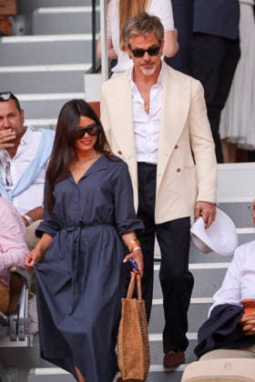 Chris Pine et sa compagne Keana Sky Wenger dans les tribunes lors des Internationaux de France de Tennis de Roland Garros 2026, le 1er juin 2026 Jacovides Moreau Bestimage Chris Pine and his girlfriend Keana Sky Wenger in the stands during the French Open Tennis Championships at Roland Garros 2026 Paris, on June 1st, 2026 Paris France  Copyright: xDOMINIQUExJACOVIDESx xBESTIMAGExDOMINIQUExJACOVIDESx xBESTIMAGEx