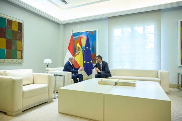 Sánchez receives the Prince of Monaco, Albert II The President of the Government, Pedro Sánchez d , receives the Sovereign Prince of the Principality of Monaco, Albert II i , at the La Moncloa Complex, on June 1, 2026, in Madrid Spain The official audience is part of the Grimaldi monarchs two-day state visit to the country, scheduled to commemorate the 150th anniversary of diplomatic relations between Spain and Monaco 01 JUNE 2026 Jesús Hellí Madrid Madrid Madrid Espana  Copyright: xJesusxHellinx 7564419