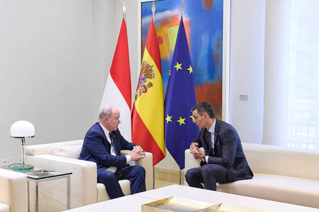 Sánchez receives the Prince of Monaco, Albert II The President of the Government, Pedro Sánchez d , receives the Sovereign Prince of the Principality of Monaco, Albert II i , at the La Moncloa Complex, on June 1, 2026, in Madrid Spain The official audience is part of the Grimaldi monarchs two-day state visit to the country, scheduled to commemorate the 150th anniversary of diplomatic relations between Spain and Monaco 01 JUNE 2026 Jesús Hellí Madrid Madrid Madrid Espana  Copyright: xJesusxHellinx 7564423