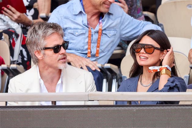 Chris Pine et sa compagne Keana Sky Wenger dans les tribunes lors des Internationaux de France de Tennis de Roland Garros 2026, le 1er juin 2026 Jacovides Moreau Bestimage Chris Pine and his girlfriend Keana Sky Wenger in the stands during the French Open Tennis Championships at Roland Garros 2026 Paris, on June 1st, 2026 Paris France  Copyright: xDOMINIQUExJACOVIDESx xBESTIMAGExDOMINIQUExJACOVIDESx xBESTIMAGEx
