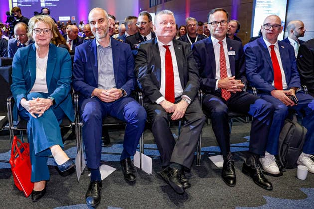Eröffnung der Interschutz 2026 in Hannover und Messerundgang mit Bundesinnenminister Alexander Dobrindt und Nds. Innenministerin Daniela Behrens Eröffnung der Interschutz 2026, (v.l.n.r) Daniela Behrens (SPD), Niedersächsische Ministerin für Inneres, Sport und Digitalisierung; Belit Onay (Bündnis90 Die Grünen) Oberbürgermeister der Landeshauptstadt Hannover; Hermann Gröhe, Präsident Deutsches Rotes Kreuz; Dr. Jochen Köckler, Vorsitzender des Vorstandes der Deutschen Messe AG; n.n. Hannover Hannover Messe Niedersachsen, Region Hannover Germany *** Opening of Interschutz 2026 in Hanover and tour of the trade fair with Federal Minister of the Interior Alexander Dobrindt and Lower Saxony Minister of the Interior Daniela Behrens Openin