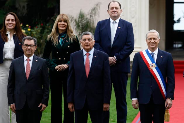 Vina del Mar June 1, 2026 The official photograph of the President of the Republic, Jose Antonio Kast with the Cabinet, is taken at the Presidential Palace of Cerro Castillo in the municipality of Vina del Mar Dragomir Yankovic Aton Chile, Vina del Mar Chile Aton 1161258  Copyright: DRAGOMIRxYANKOVIC ATONxCHILE