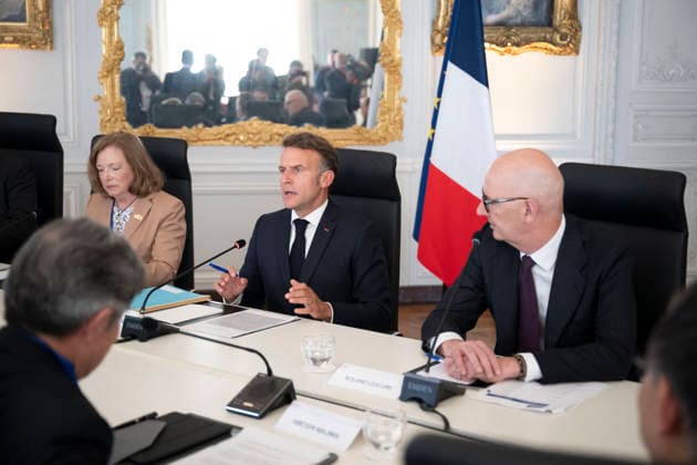 Choose France Business Summit - Paris French President Emmanuel Macron and French Economy Minister Orland Lescure during the « Choose France Summit » at the Chateau de Versailles in Versailles, near Paris, France, June 1, 2026. Photo by Eliot Blondet ABACAPRESS.COM Paris France France  Copyright: xBlondetxEliot ABACAx