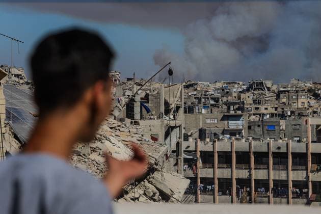 Israeli attack targets Jabalia Refugee Camp in Gaza JABALIA, GAZA, PALESTINE - JUNE 1: Smoke rises following an Israeli strike targeting Palestinian homes near the Yellow Line in the eastern areas of Jabalia Refugee Camp in northern Gaza, Palestine on June 1, 2026. The Israeli army carried out attacks on Palestinian homes located near the Yellow Line in the eastern part of Jabalia Refugee Camp, according to local sources. Ramez Habboub Anadolu Jabalia Gaza. Editorial use only. Please get in touch for any other usage.  Copyright: x2026xAnadoluxRamezxHabboubx