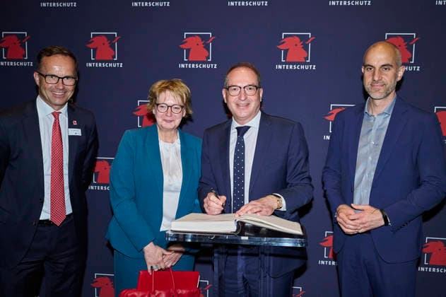 Jochen Köckler, Daniela Behrens, Alexander Dobrindt und Belit Onay beim Eröffnungsrundgang über die Interschutz 2026 , der Weltleitmesse für Feuerwehr, Rettungswesen und Bevölkerungsschutz, auf dem Messegelände. Hannover, 01.06.2026