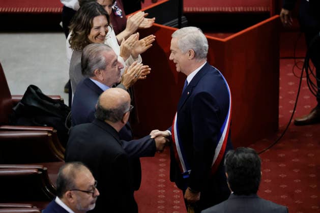 Valparaiso, June 1, 2026 The President of the Republic Jose Antonio Kast greets former President Eduardo Frei during the first public account of his term in the Hall of Honor of the National Congress Sebastian Cisternas Aton Chile, Valparaiso Chile Aton 1161326  Copyright: SEBASTIANxCISTERNAS ATONxCHILE