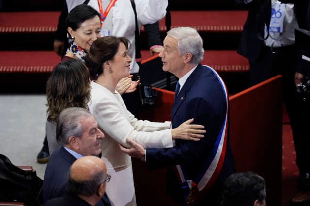Valparaiso, June 1, 2026 The President of the Republic Jose Antonio Kast greets the First Lady Maria Pia Adriasola during the first public account of his term in the Hall of Honor of the National Congress Sebastian Cisternas Aton Chile, Valparaiso Chile Aton 1161327  Copyright: SEBASTIANxCISTERNAS ATONxCHILE