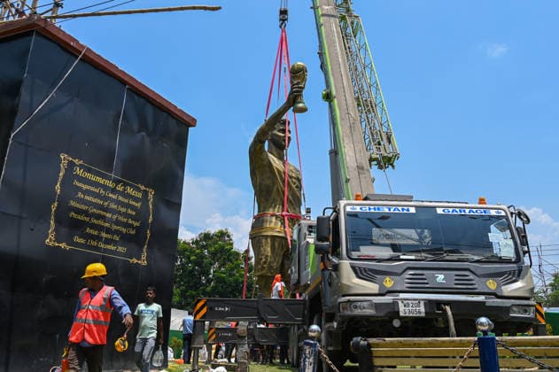 KOLKATA, INDIA - JUNE 1: Public Works Department (PWD) authorities brought down and took away the 70-foot fibreglass statue of Argentine football legend Lionel Messi from Lake Town after local residents reported that it was swaying in strong winds on June 1, 2026 in Kolkata, India. Lionel Messi virtually unveiled his statue in Kolkata s Lake Town area (Sree Bhumi Sporting Club) in December 2025. (Photo by Samir Jana Hindustan Times) 70 Foot Statue Of Footballer Lionel Messi Taken Down Due To Safety Concerns In Kolkata