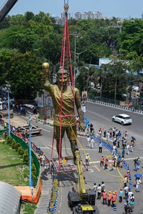 KOLKATA, INDIA - JUNE 1: Public Works Department (PWD) authorities brought down and took away the 70-foot fibreglass statue of Argentine football legend Lionel Messi from Lake Town after local residents reported that it was swaying in strong winds on June 1, 2026 in Kolkata, India. Lionel Messi virtually unveiled his statue in Kolkata s Lake Town area (Sree Bhumi Sporting Club) in December 2025. (Photo by Samir Jana Hindustan Times) 70 Foot Statue Of Footballer Lionel Messi Taken Down Due To Safety Concerns In Kolkata
