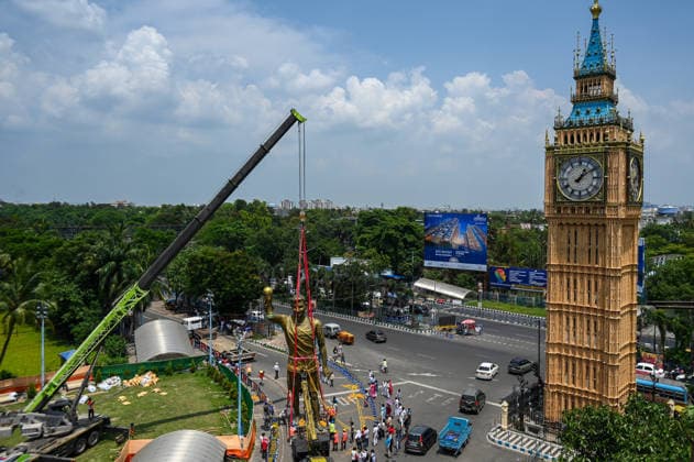 KOLKATA, INDIA - JUNE 1: Public Works Department (PWD) authorities brought down and took away the 70-foot fibreglass statue of Argentine football legend Lionel Messi from Lake Town after local residents reported that it was swaying in strong winds on June 1, 2026 in Kolkata, India. Lionel Messi virtually unveiled his statue in Kolkata s Lake Town area (Sree Bhumi Sporting Club) in December 2025. (Photo by Samir Jana Hindustan Times) 70 Foot Statue Of Footballer Lionel Messi Taken Down Due To Safety Concerns In Kolkata
