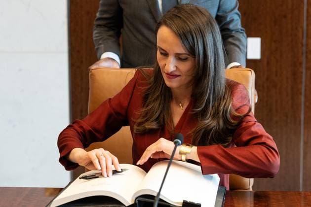 June 1, 2026, New York, New York, USA: Oana-Silvia Toiu, Minister for Foreign Affairs of Romania signs guest book as she meets with Secretary-General Antonio Guterres at UN Headquarters in New York, NY on June 1, 2026. New York USA  - ZUMAr339 20260601_znp_r339_001 Copyright: xLevxRadinx
