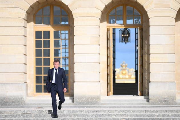 Choose France Business Summit - Paris French president Emmanuel Macron arrives to deliver a speech during a Choose France summit in Versailles, France on June 1, 2026. Photo by Eliot Blondet ABACAPRESS.COM Versailles France  Copyright: xBlondetxEliot ABACAx