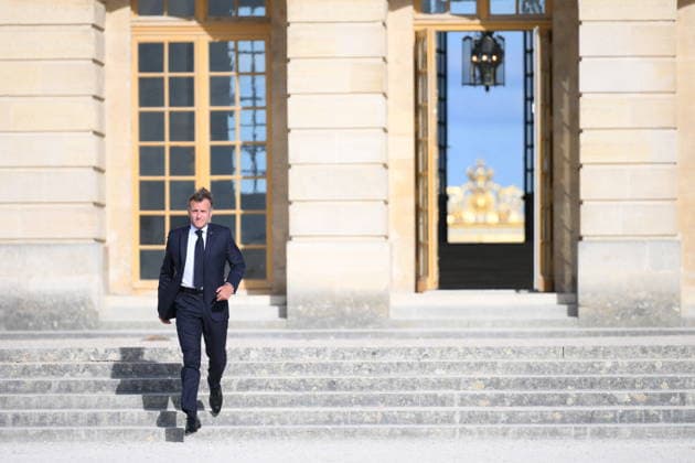 Choose France Business Summit - Paris French president Emmanuel Macron arrives to deliver a speech during a Choose France summit in Versailles, France on June 1, 2026. Photo by Eliot Blondet ABACAPRESS.COM Versailles France  Copyright: xBlondetxEliot ABACAx