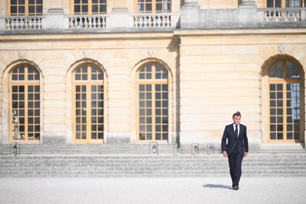 Choose France Business Summit - Paris French president Emmanuel Macron arrives to deliver a speech during a Choose France summit in Versailles, France on June 1, 2026. Photo by Eliot Blondet ABACAPRESS.COM Versailles France  Copyright: xBlondetxEliot ABACAx