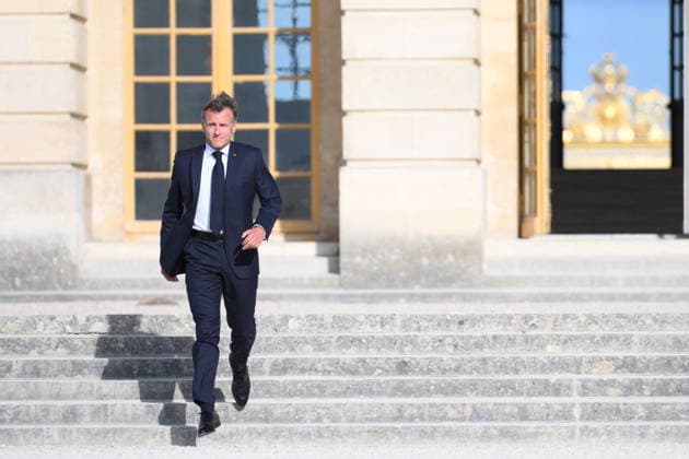 Choose France Business Summit - Paris French president Emmanuel Macron arrives to deliver a speech during a Choose France summit in Versailles, France on June 1, 2026. Photo by Eliot Blondet ABACAPRESS.COM Versailles France  Copyright: xBlondetxEliot ABACAx