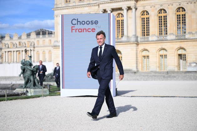 Choose France Business Summit - Paris French president Emmanuel Macron arrives to deliver a speech during a Choose France summit in Versailles, France on June 1, 2026. Photo by Eliot Blondet ABACAPRESS.COM Versailles France  Copyright: xBlondetxEliot ABACAx