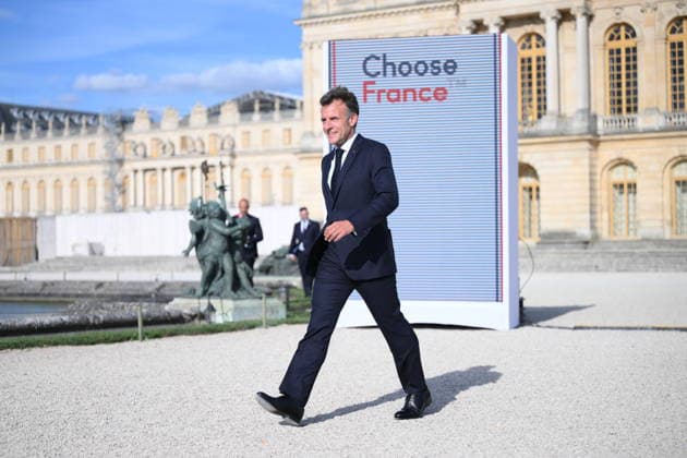 Choose France Business Summit - Paris French president Emmanuel Macron arrives to deliver a speech during a Choose France summit in Versailles, France on June 1, 2026. Photo by Eliot Blondet ABACAPRESS.COM Versailles France  Copyright: xBlondetxEliot ABACAx