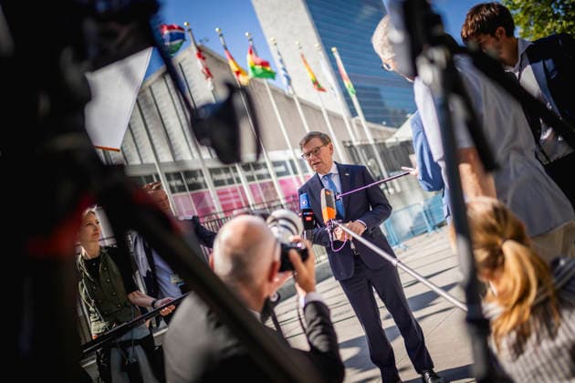 Johann Wadephul (CDU), Bundesaussenminister, aufgenommen im Rahmen eines Pressestatements in New York City, 29.05.2026. Der Minister reist in die USA fuer die Wahl zum nichtstaendigen Sitz im Sicherheitsrat der Vereinten Nationen. Fotografiert im Auftrag des Auswaertigen Amtes New York City Vereinigte Staaten von Amerika *** Johann Wadephul CDU , Federal Foreign Minister, photographed during a press statement in New York City, 29 05 2026 The Minister is traveling to the USA for the election for the non-permanent seat on the United Nations Security Council Photographed on behalf of the Federal Foreign Office New York City United States of America Copyright: xJulianexSonntag AAx